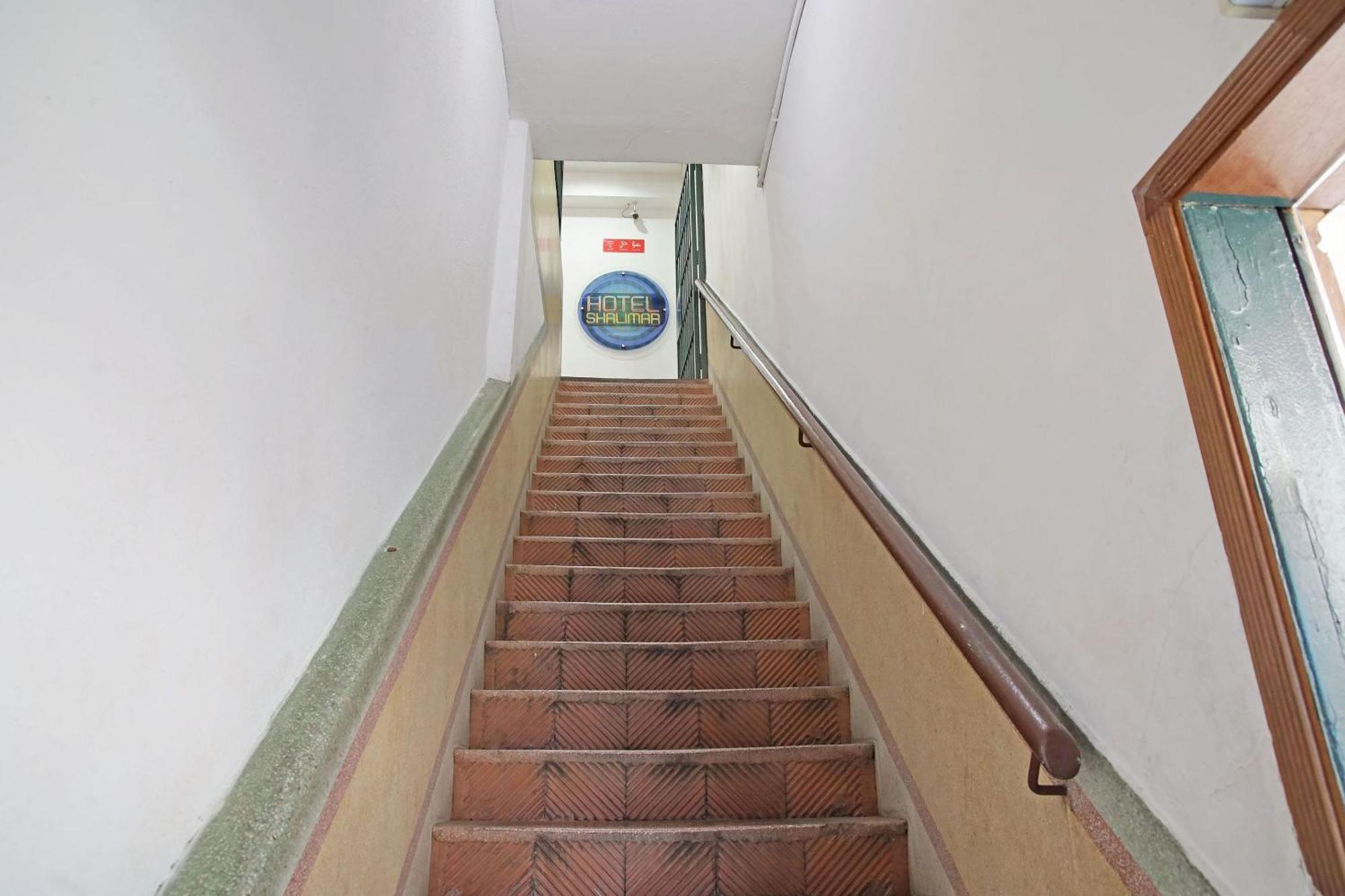 Oyo 89562 Hotel Shalimar Kuala Lumpur Bagian luar foto