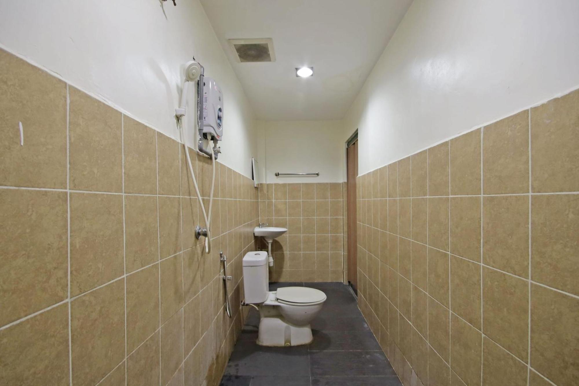 Oyo 89562 Hotel Shalimar Kuala Lumpur Bagian luar foto